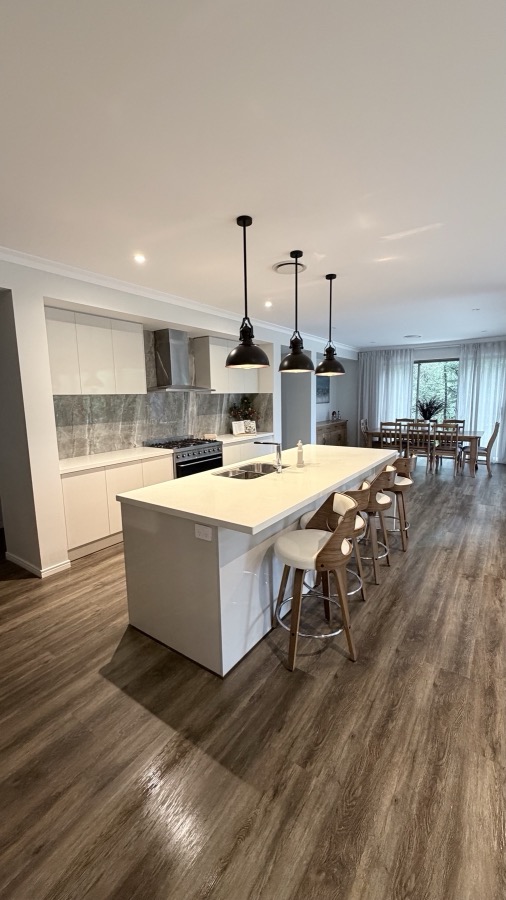Kitchen and dining area after a FYS Cleaning Services clean, Brisbane home